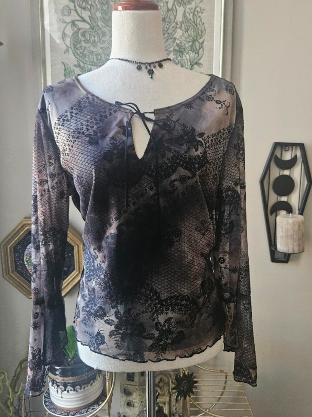 Vtg New York City Design Co XL Dainty Blouse, Bell Sleeves, Lace Paisley Pattern